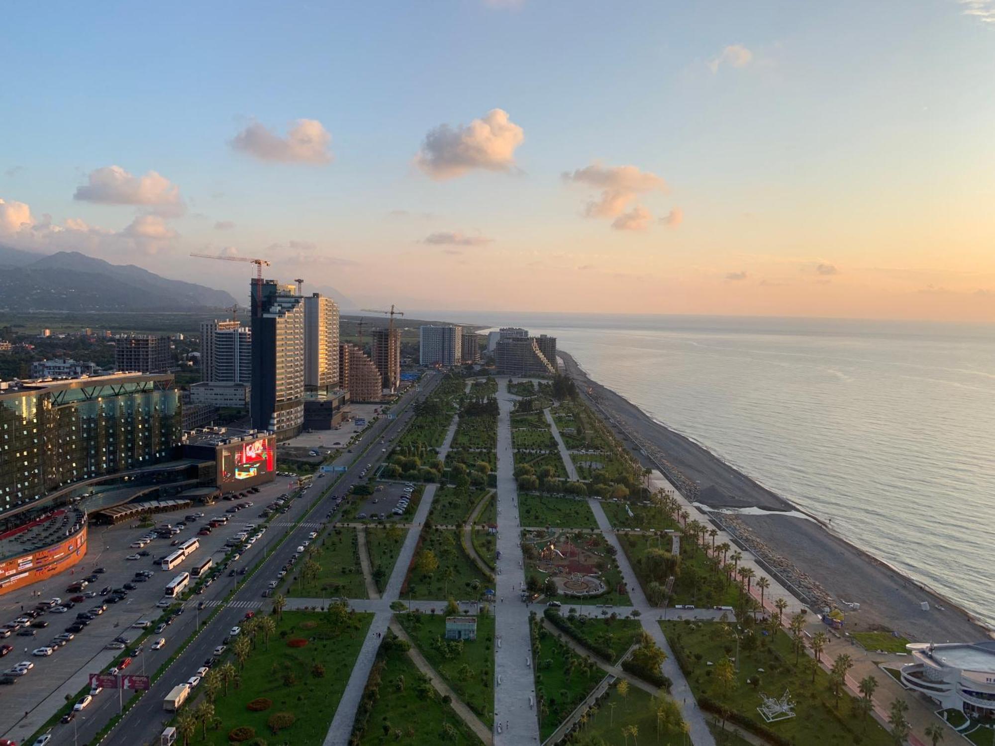 Swiss Quality Apartments Batumi Exterior photo
