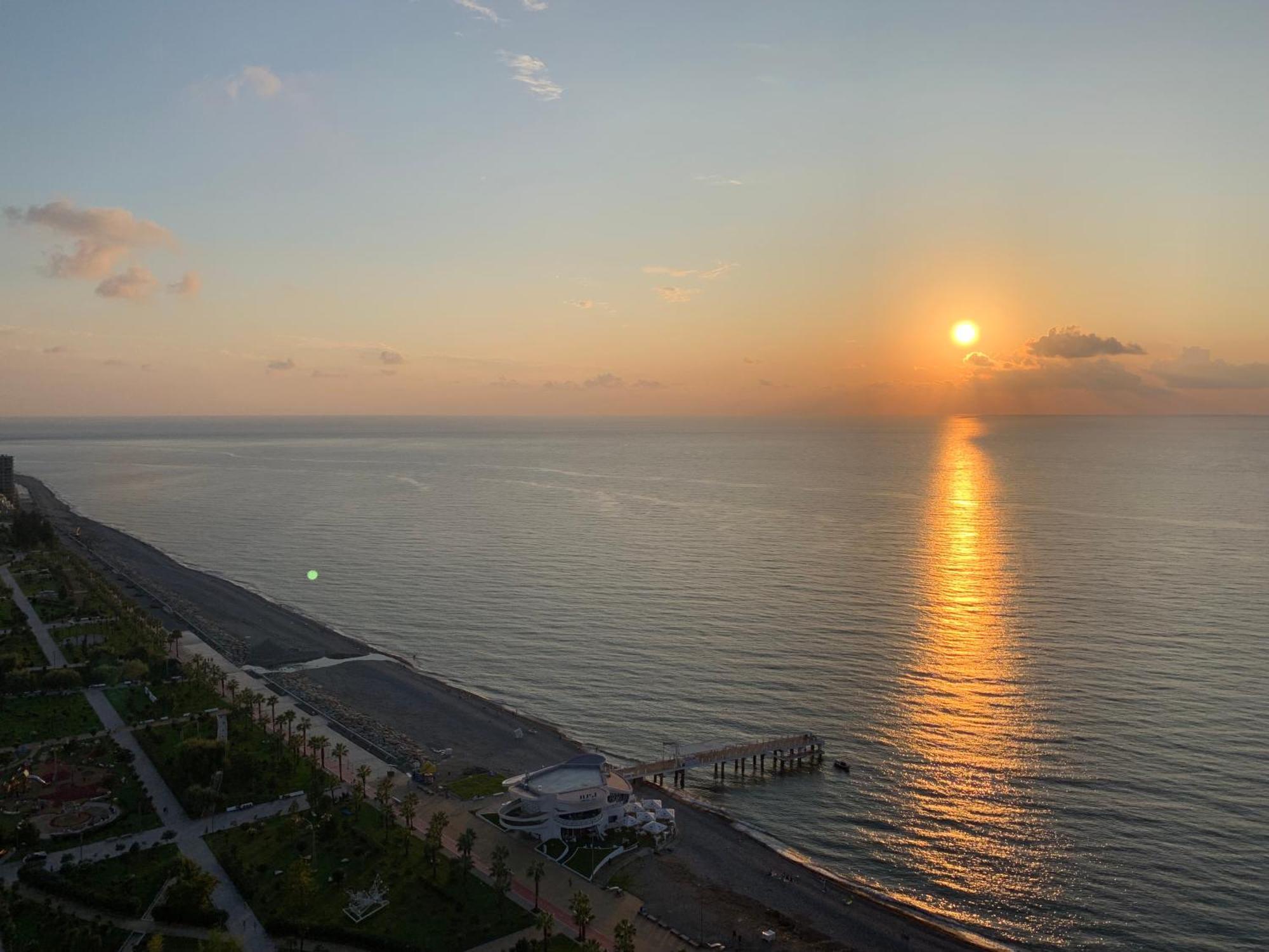 Swiss Quality Apartments Batumi Exterior photo